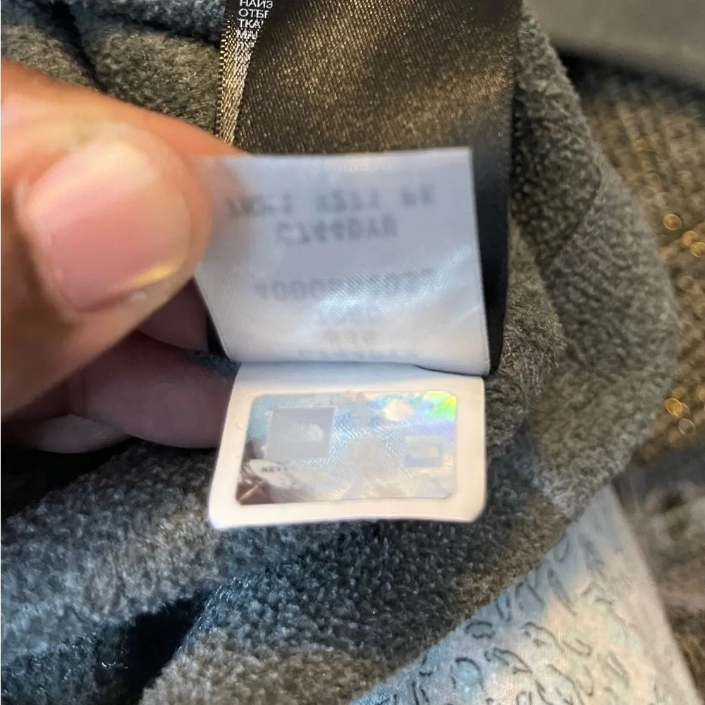 The North Face  The North Face Gray Quarter-(1/4)Zip Pullover men Large fleece.